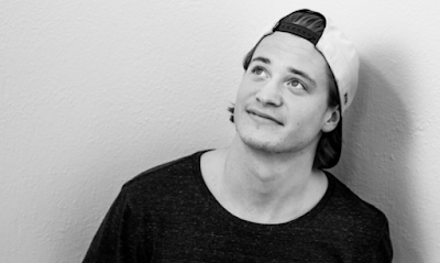 "Lirik Lagu Kygo - Fiction"