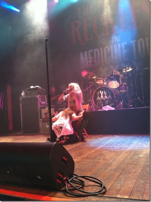 taylor-momsen-lap-dance-jenna-haze-01