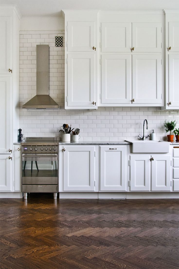 Modifikasi Dinding Dapur Anda Dengan Keramik Putih MAXYPROPERTY