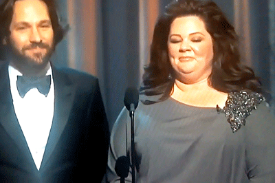 paul-rudd-hitting-microphone-with-nose-oscars-2013[3]