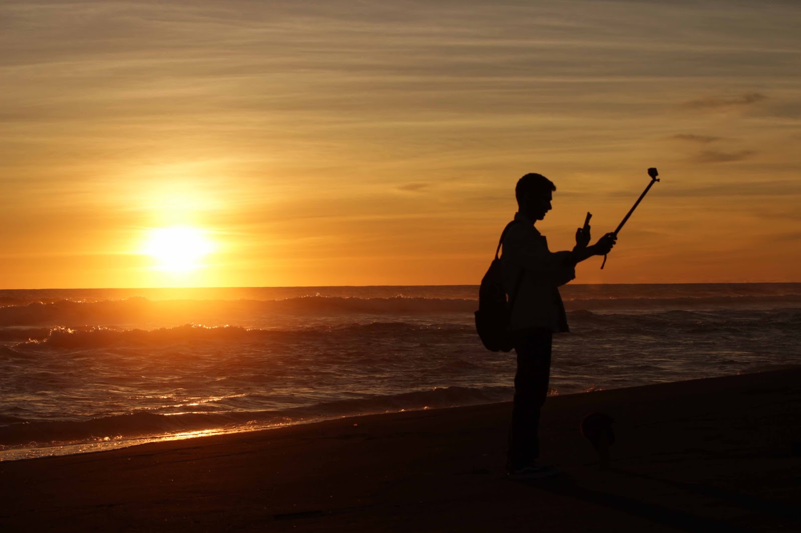 Indahnya Sunset di Pantai Ketawang Indah