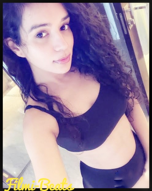 Sukirti Kandpal wallpaper and biography