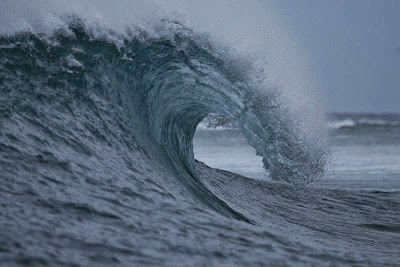 Surfing di Pulau Sipora Wisata Sumatera Barat