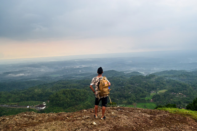 Memandang Semesta dari Puncak Gunung Api Purba Nglanggeran ©Jelajahsuwanto