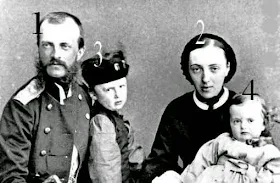 Michel Nicolaïevitch, Olga Feodorovna, Nicolas Mihaïlovitch et Anastasia Mihaïlovna de Russie