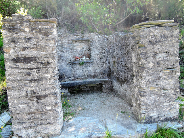 Resti di una Marginetta nei pressi del Monte Canala, Seravezza (LU)