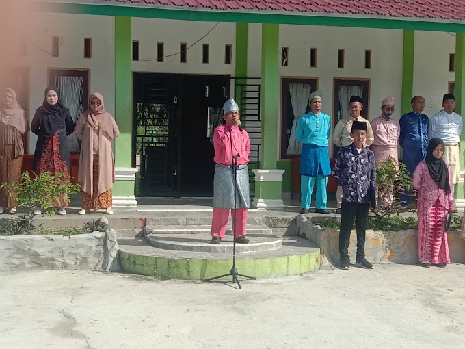 Momentum Nasional Hari Sumpah Pemuda ke-94 Tahun SMK Negeri 2 Tambusai Utara Gelar Upacara Bendera