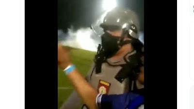 Viral, Video Aremania Minta Polisi Tak Gunakan Gas Air Mata Sebelum Kerusuhan Pecah, Malah Dibentak Aparat