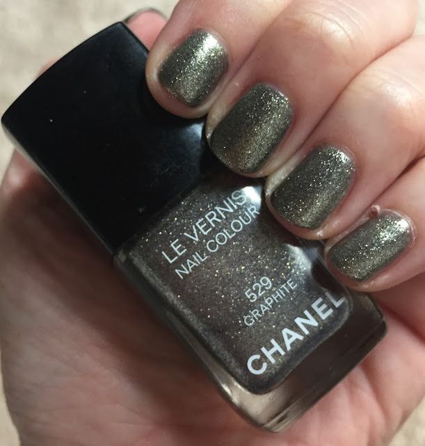 Chanel, Chanel Graphite, nails, nail polish, nail lacquer, nail varnish, manicure, #ManiMonday