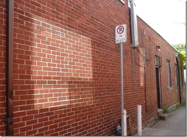 alley