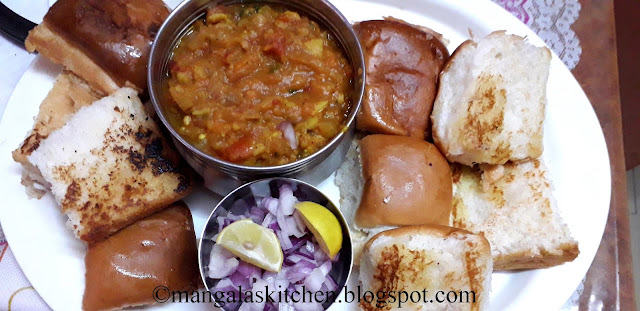 Mumbai Special Street Food Style Pav Bhaji 