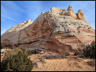 Interesting Formation North of White Pocket 360 Trail is Below