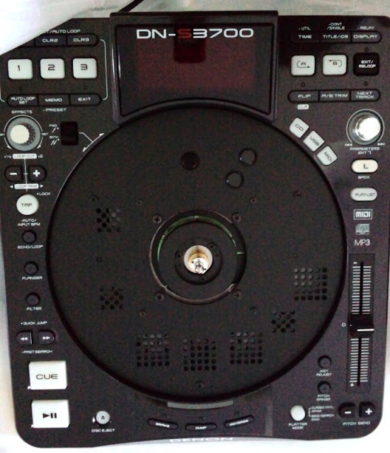 DenonのCDJ、dn-s3700の初期模様です。