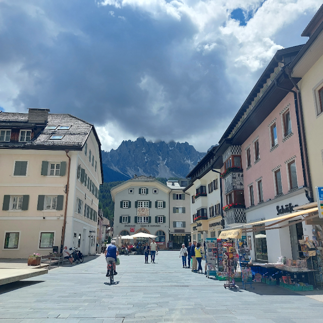 da sesto a san candido cappella nel bosco