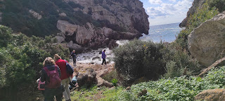 Caminando hacia cala Sant Llorenç