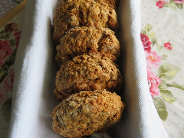 Cinnamon Oatmeal Scones