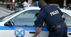  Στο σκοτάδι οι έρευνες της αστυνομίας για την ταυτότητα νεαρού που το απόγευμα της Τετάρτης βρέθηκε απανθρακωμένος σε χωράφι στη Λαμία. Το ...