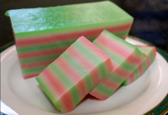 Kue Lapis Tepung Beras Pelangi