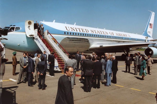 Ronald Reagan at Moscow airport 1988