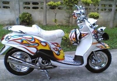 big motorycycle Yamaha Fino hot graphic