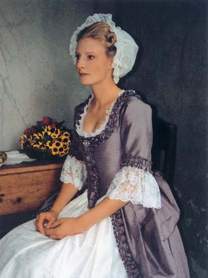 Womens dress in the 18th century