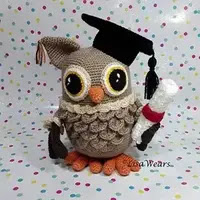 búho de graduación amigurumi