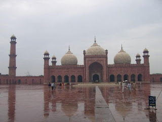 Masjid Badshahi di Lahoredi, pakistan,data 7 masjid terbesar dan termegah