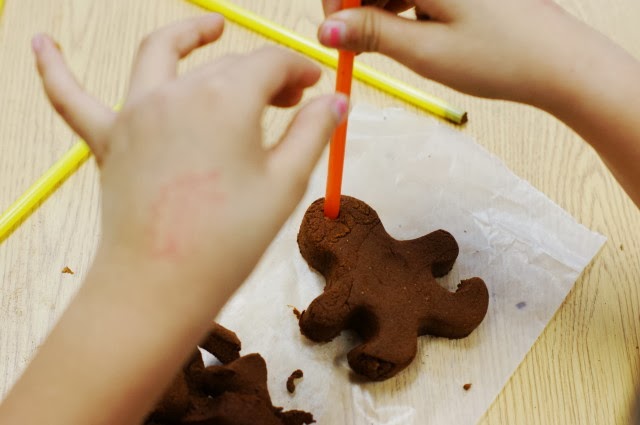 How to Make Cinnamon Christmas Ornaments Image