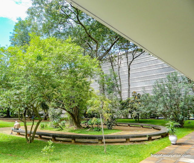 Jardim na quadra modelo de Brasília