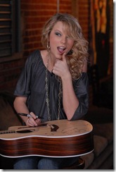 taylor-swift-milk-mustache%20(9)