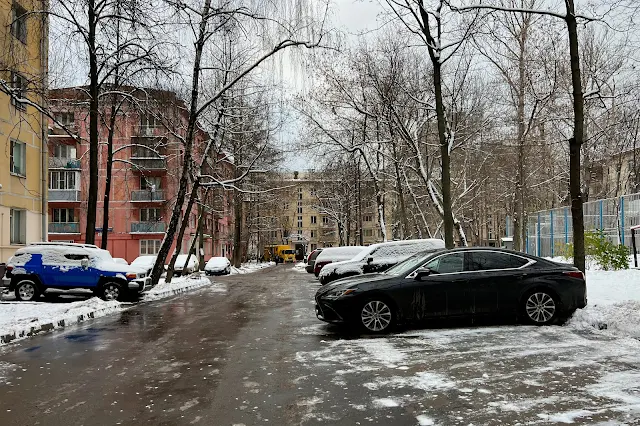 Шереметьевская улица, Октябрьская улица, дворы