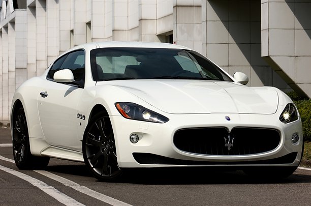 maserati granturismo 1600x900