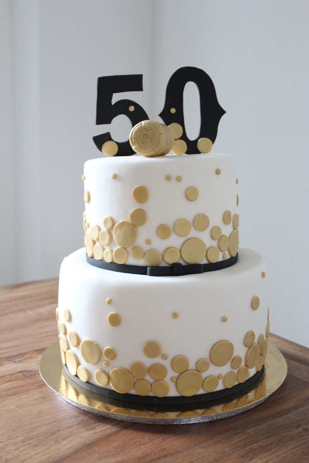 Feines Handwerk: Champagner Torte zum 50. Geburtstag ...