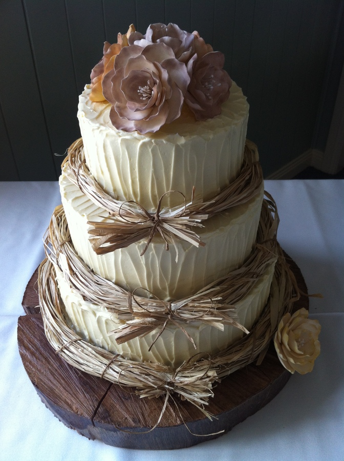Beautiful Bridal: Rustic Fall Wedding Cakes
