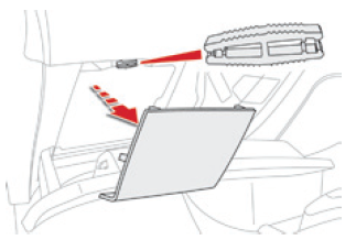 The extraction tweezer is located in the dashboard fusebox compartment