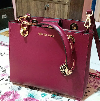 Beli Beg Michael Kors Secara Online