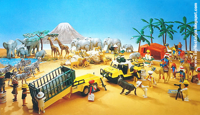 Playmobil Safari La mítica escena con el Kilimanjaro de fondo y los 3 elementos principales de la temática safari: La tienda de campaña, el vehículo safari y la jaula. (Playmobil Safari)