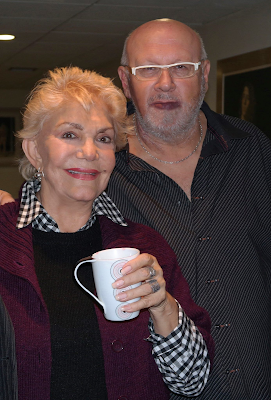 Η Μαρινέλλα και Λάκης Παπαδόπουλος στο στούντιο «Οντεόν» της Αθήνας, τον Δεκέμβριο του 2014.