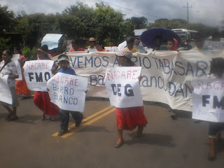 El M-10 marcha en el centro de Tole