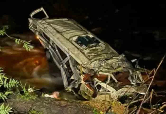 News,National,India,himachal pradesh,Accident,Accidental Death,Injured,Travel & Tourism,Tourism,hospital, Himachal Pradesh: 7 tourists died, 10 injured as vehicle falls into gorge in Kullu