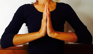 Anjali Mudra, Yoga Mudra, KeYoga, Laura Voltolina