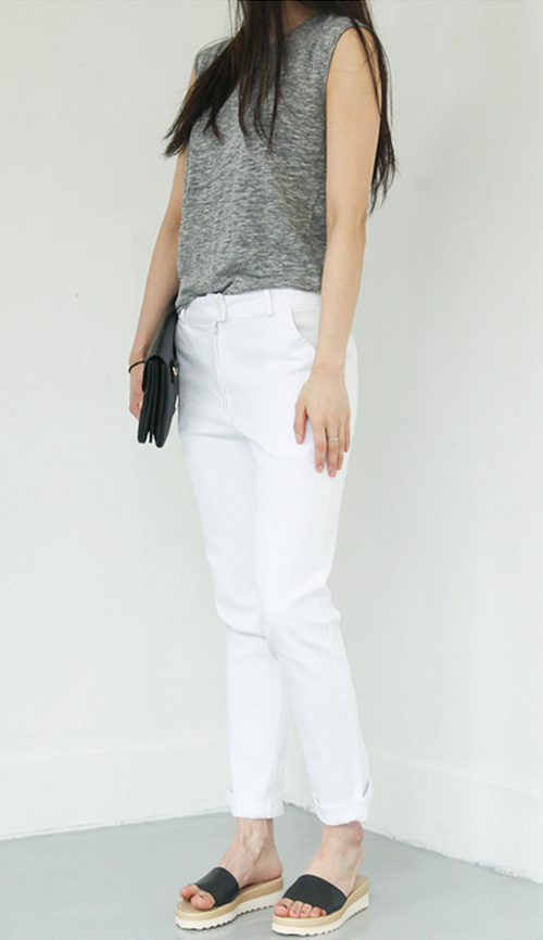 Basic Round Neck Sleeveless Top