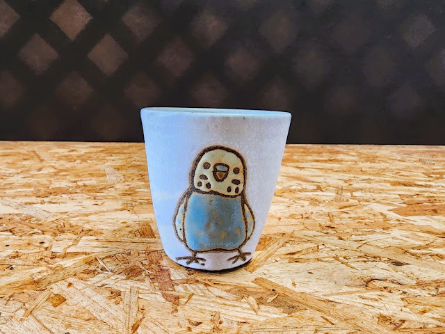 陶房呑器 セキセイインコフリーカップ（正面）