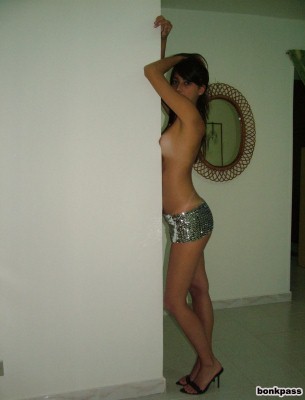 Hot Teen Posing Nude Photos