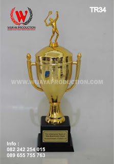 contoh-piala-bergilir-badminton-bulutangkis