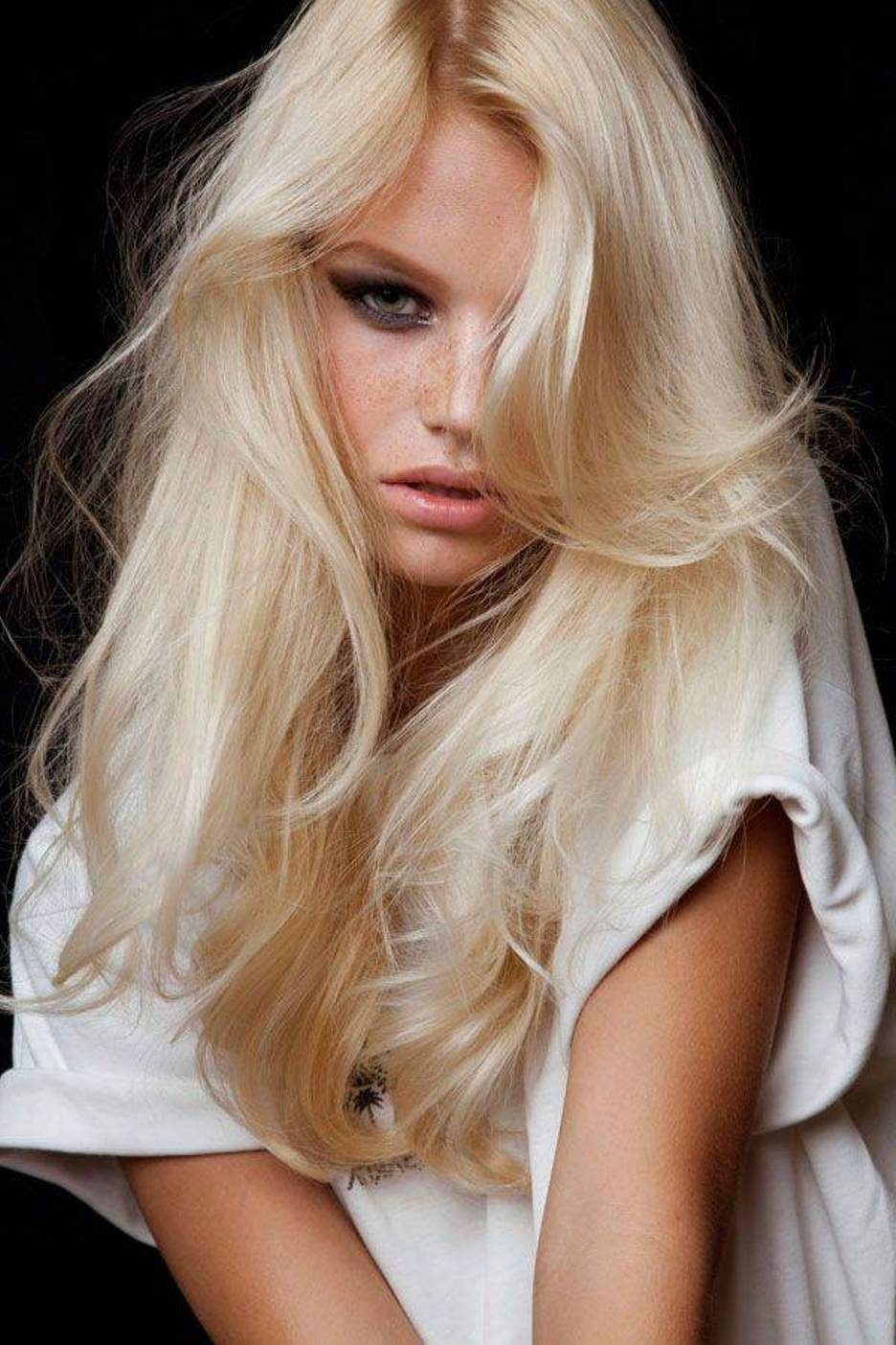 Adela Tessie Trend of the week ICE BLONDE  HAIR 