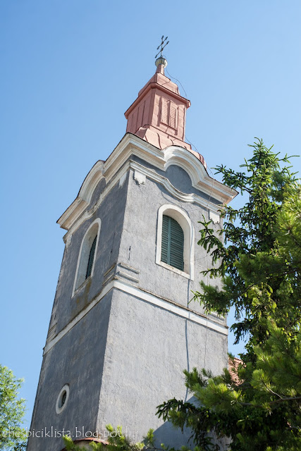 Mencshelyi katolikus templom a Balaton-felvidéken