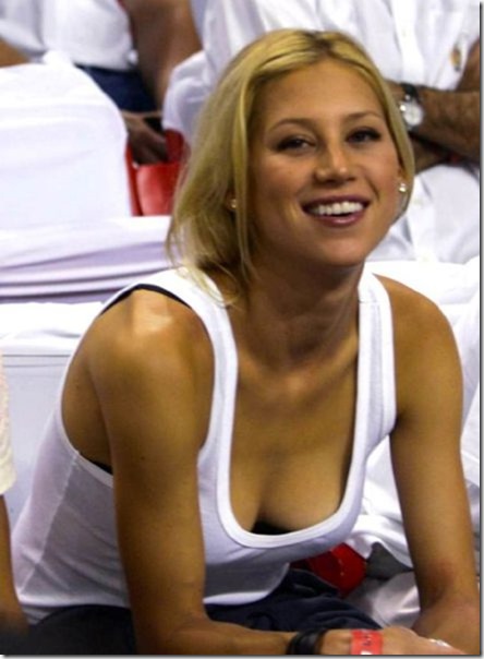 celebrities-caught-looking-18