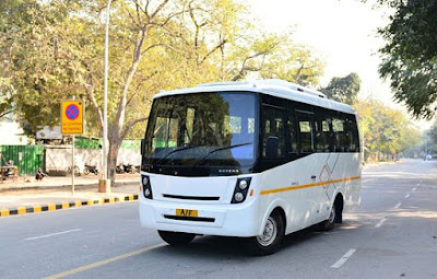 An easy way to explore the historic city Delhi- Rent a minibus