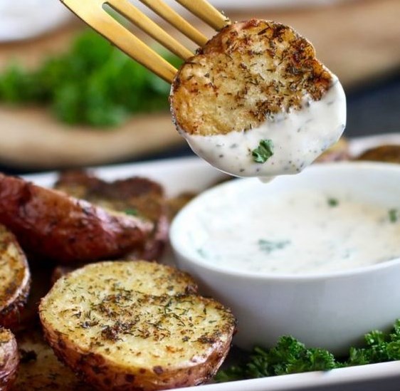 Crispy Garlic Ranch Roasted Potatoes #healthyfood #recipes